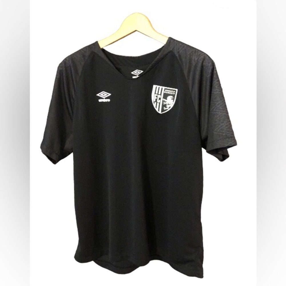 NWOT Umbro FC Manchester jersey, black on black, L